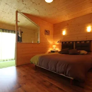 https://les-sentiers-du-lac.midi-pyreneeshotels.com